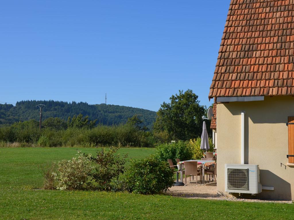 Le Lac Bleu Hotell Lacapelle-Marival Exteriör bild